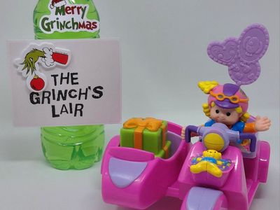 Fisher Price Little People Sarah Lynn & Her Scooter Playset
