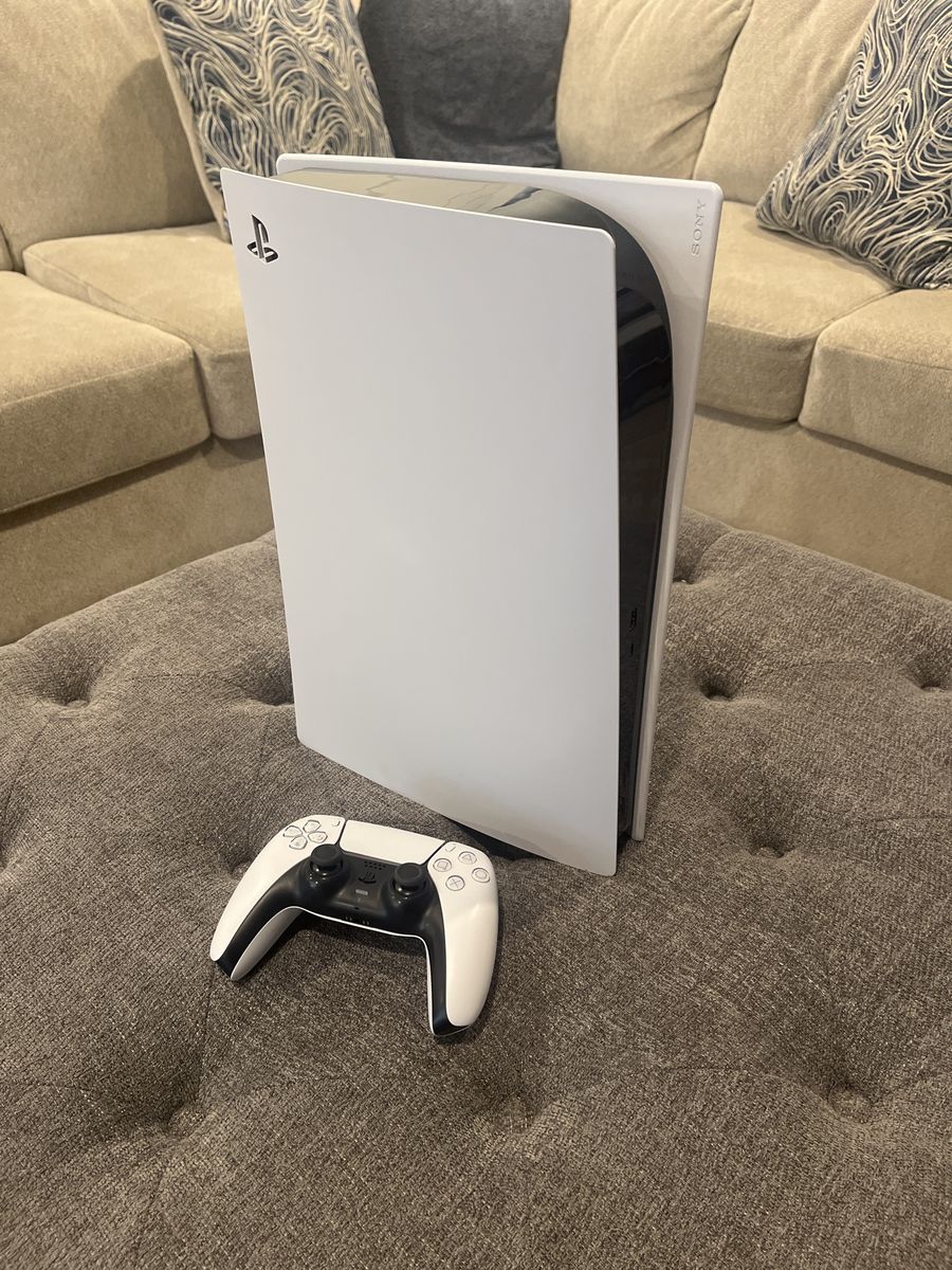 PS5 digital - Barely Used