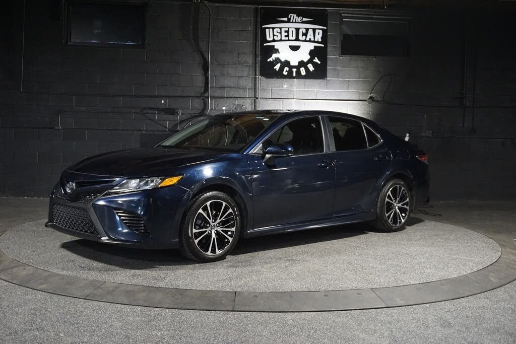 2020 Toyota Camry SE