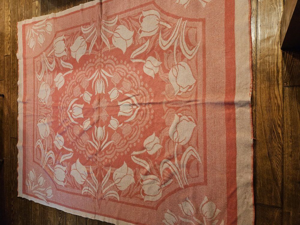 Orr Health Holland Tulips 100% Wood Blanket