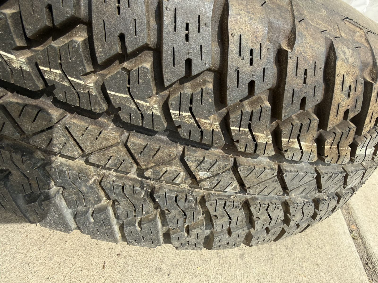 Main image 3
