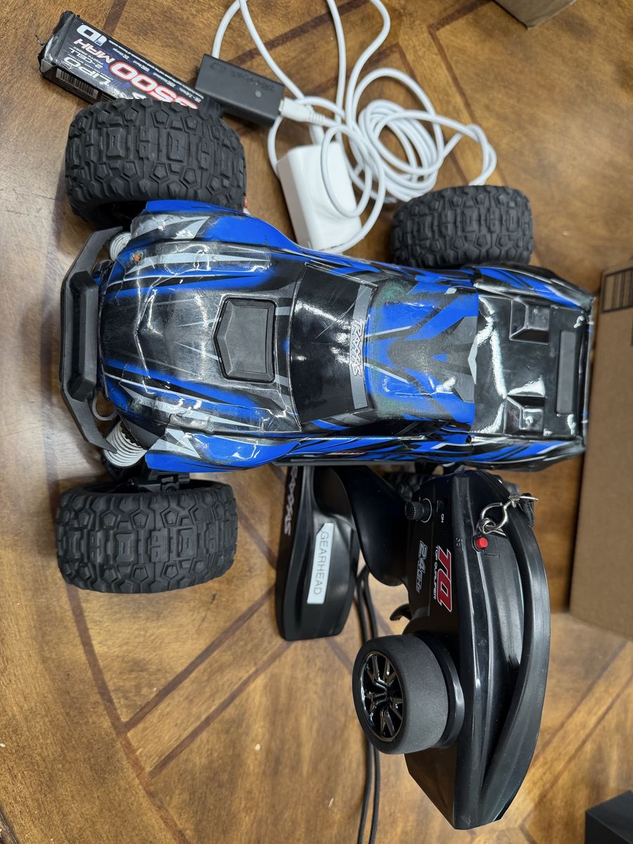 2 x Traxxas mini maxx  rtr