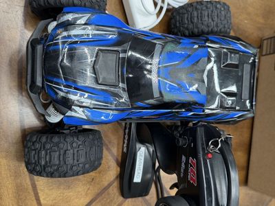 2 x Traxxas mini maxx rtr