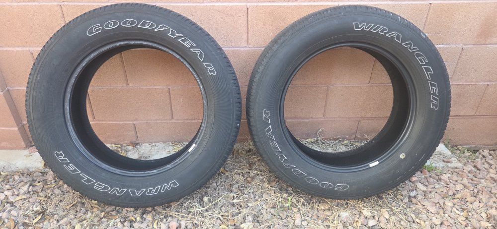 Goodyear Wrangler P275/60R20 All-Season Tires - Set of 2