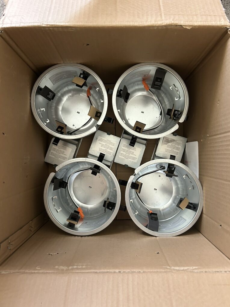 Retrofit Recessed Light Housing