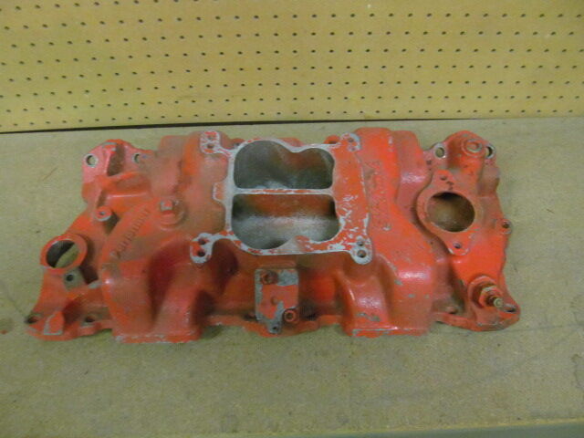 Performer manifold Small Block Chevrolet