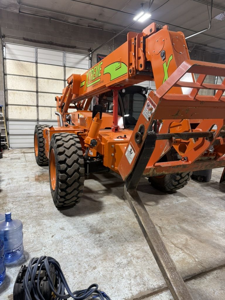 Extreme 843 Telehandler Rental – 8,000 lb Reach Forklift – Framing & Material Handling - 43 foot reach