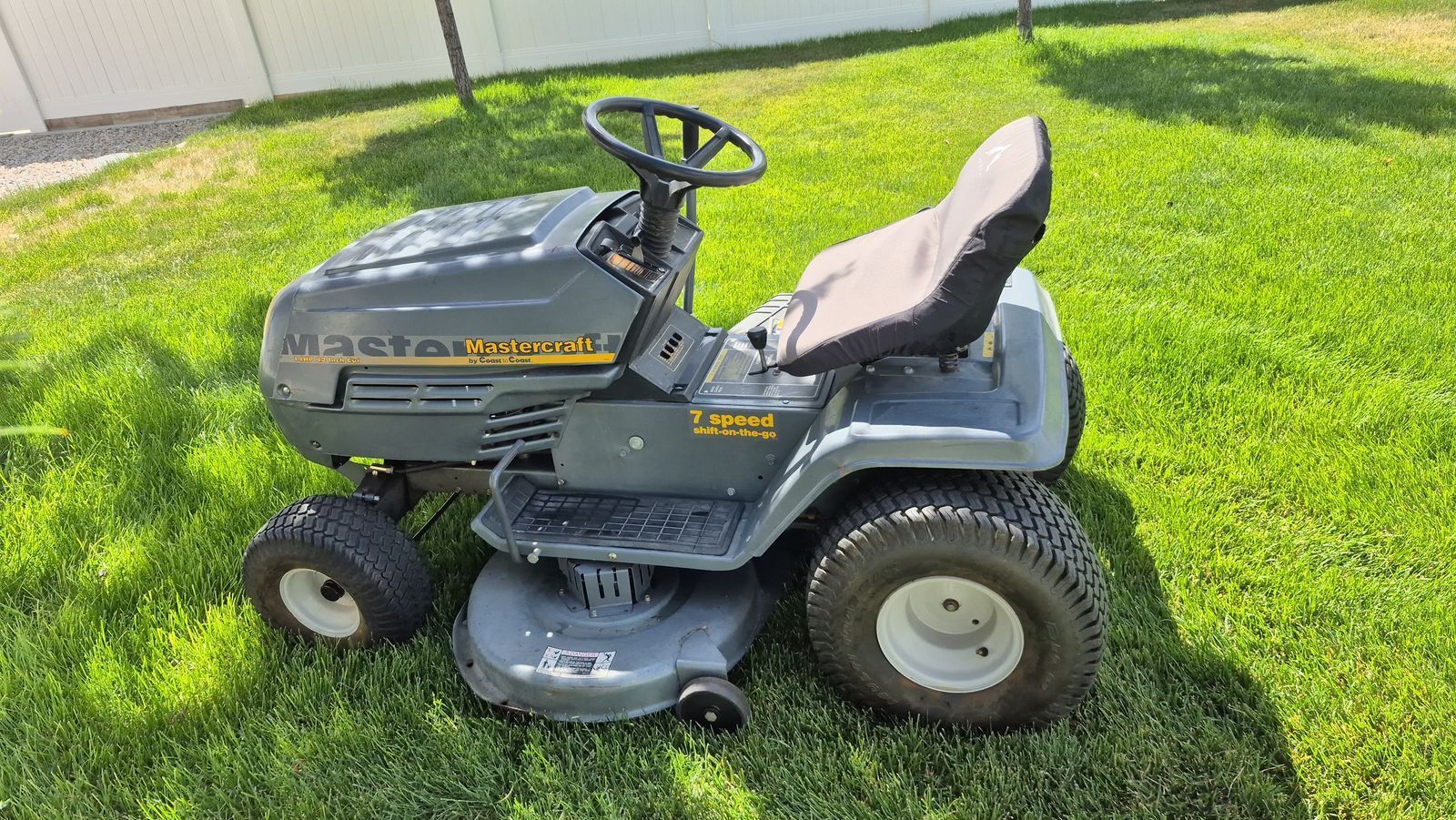 Riding lawn mower (riding lawnmower made by MTD)