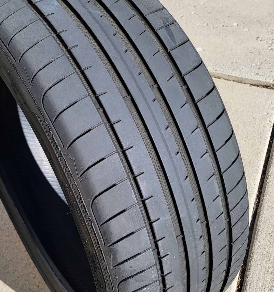 ($100 or Make an Offer) One Goodyear Eagle F1 Asymmetric 3 Runflat Tire