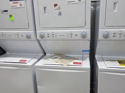 Frigidaire Gas Laundry Center — 27 Inch, 3.9 Cu Ft Washer, 5.6 Cu Ft Gas Dryer, White, Brand New