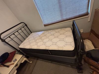 Sealy Performance Posturepedic Full Mattress & Metal Frame - Excellent Condition