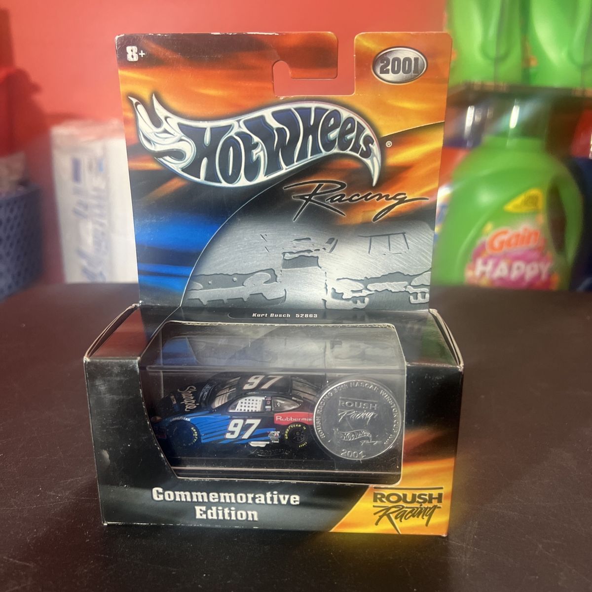 Hot Wheels Racing 2001 Kurt Busch #97 Roush Racing Commemorative Edition Diecast Car & Coin