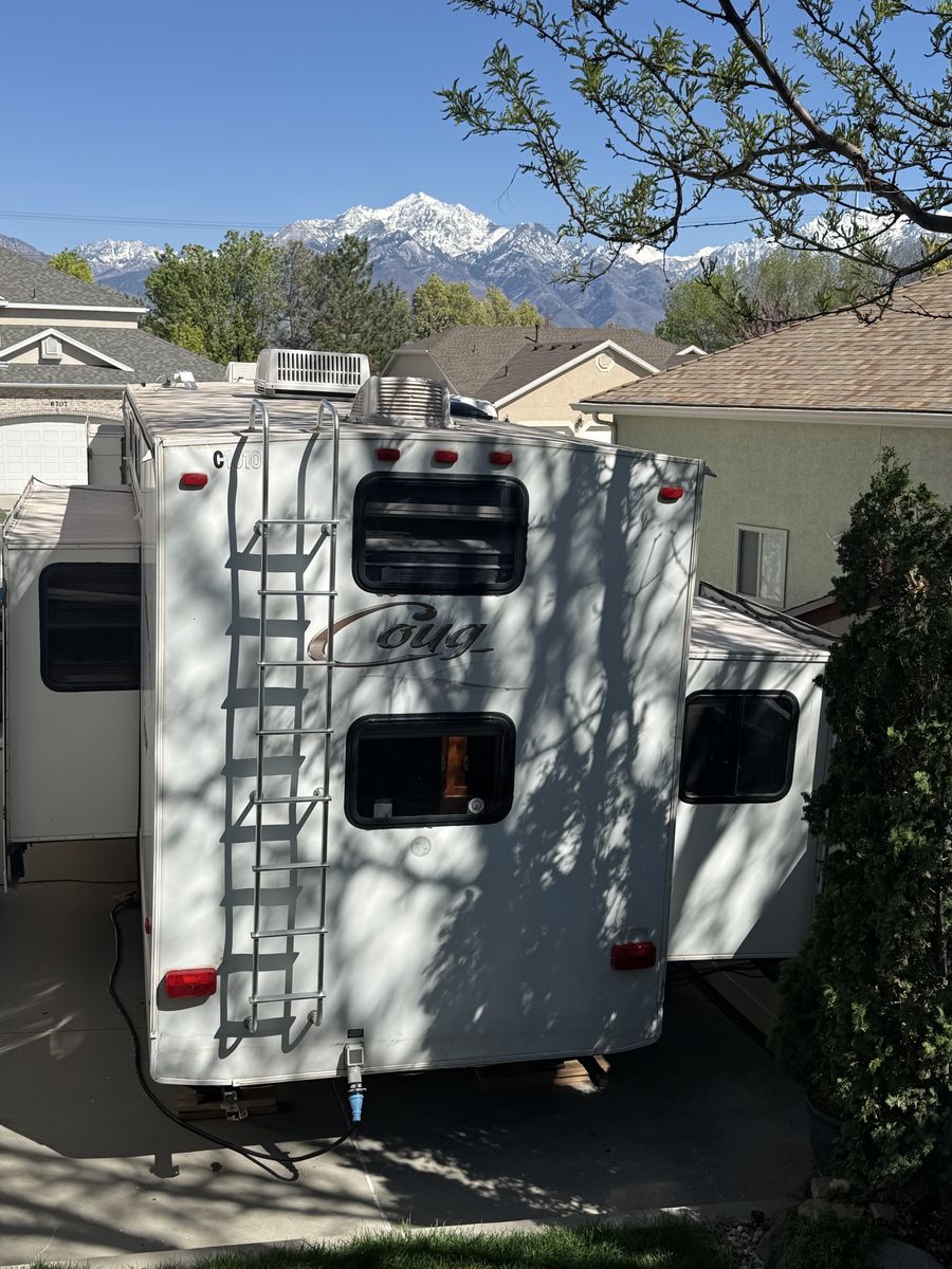 2010 Keystone Cougar 5th Wheel