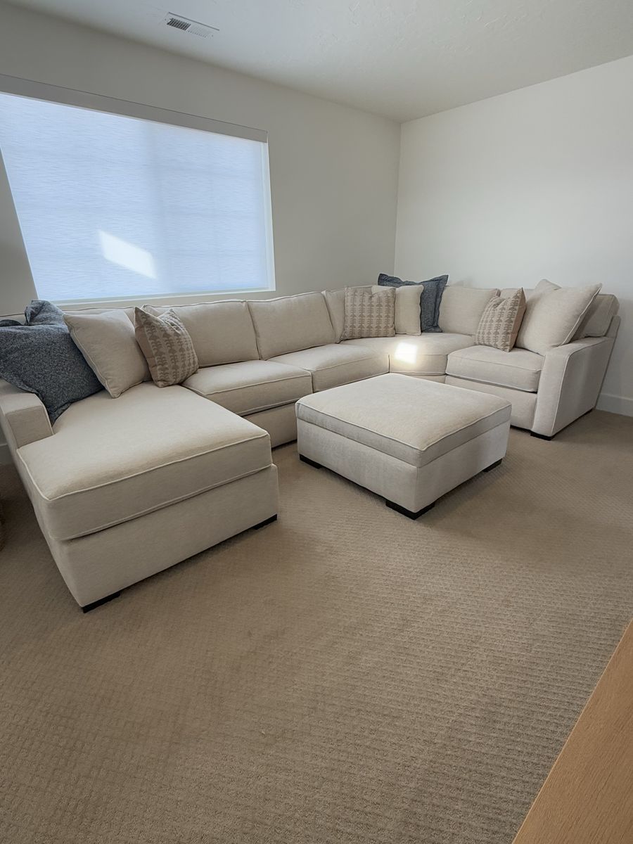 Macy’s Radley 5-Piece Sectional – Like New