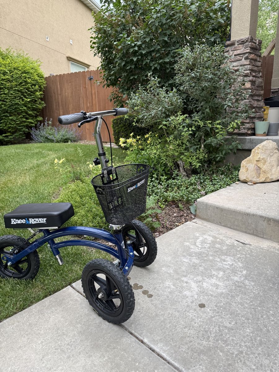 KneeRover ALL TERRAIN Knee Scooter Mobility Walker with Basket, Blue