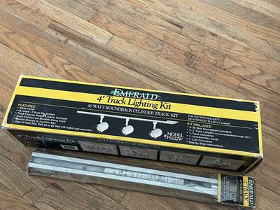 4' Track Lighting Kit Plus Extra 2' Track