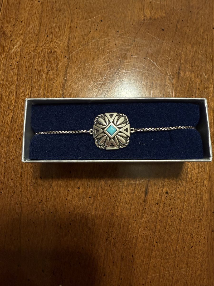 Montana Silversmiths Turquoise and Silver Bracelet