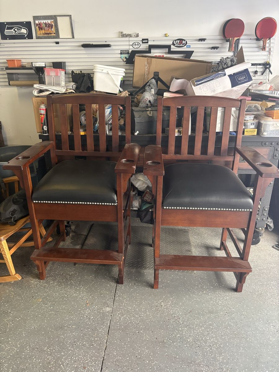 Billiard gaming chairs