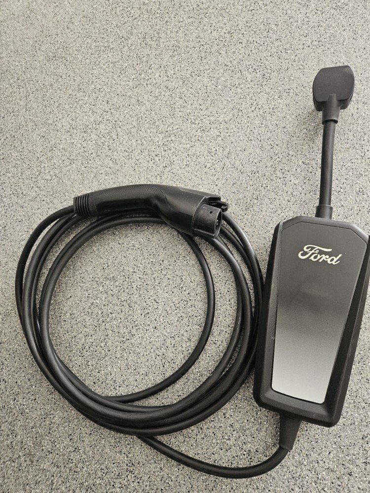 Ford Mobile and wall mounted Power Charging Cord