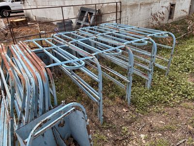 Hog Farrowing crates /feeder
