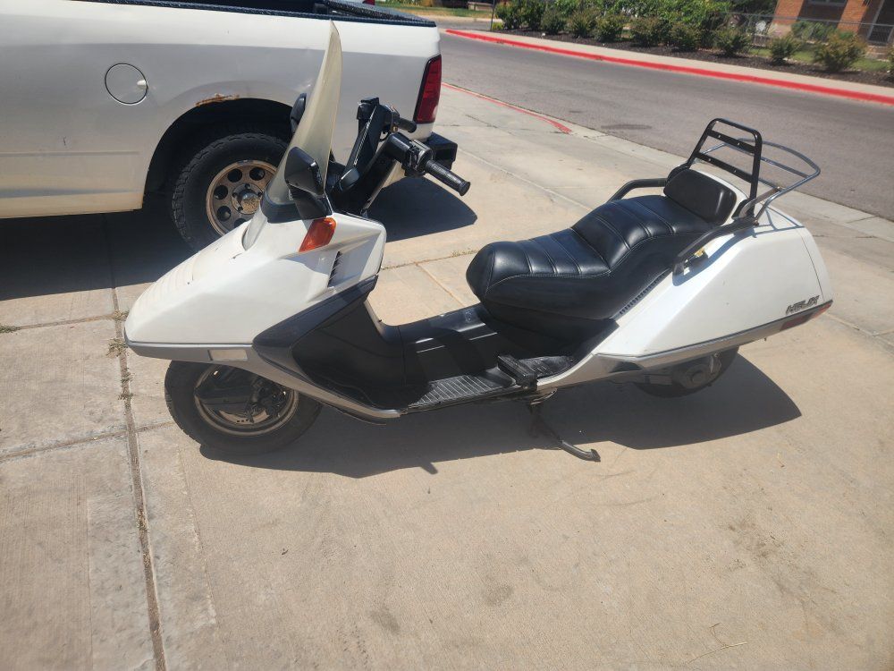 Honda Helix Scooter CN250 - Vintage White - Low Mileage 4,943 - Road Ready