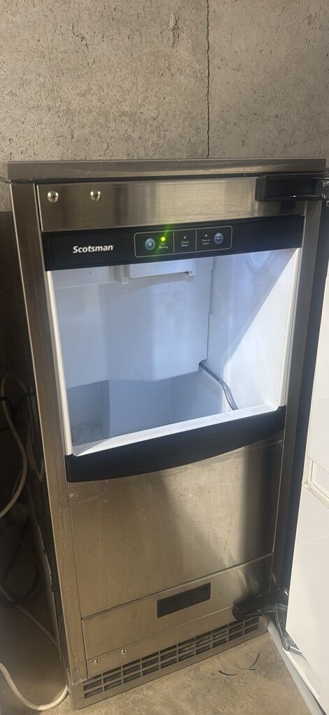 Scotsmans cabinet iCe Maker