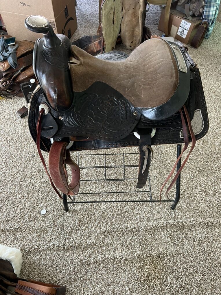 Saddle