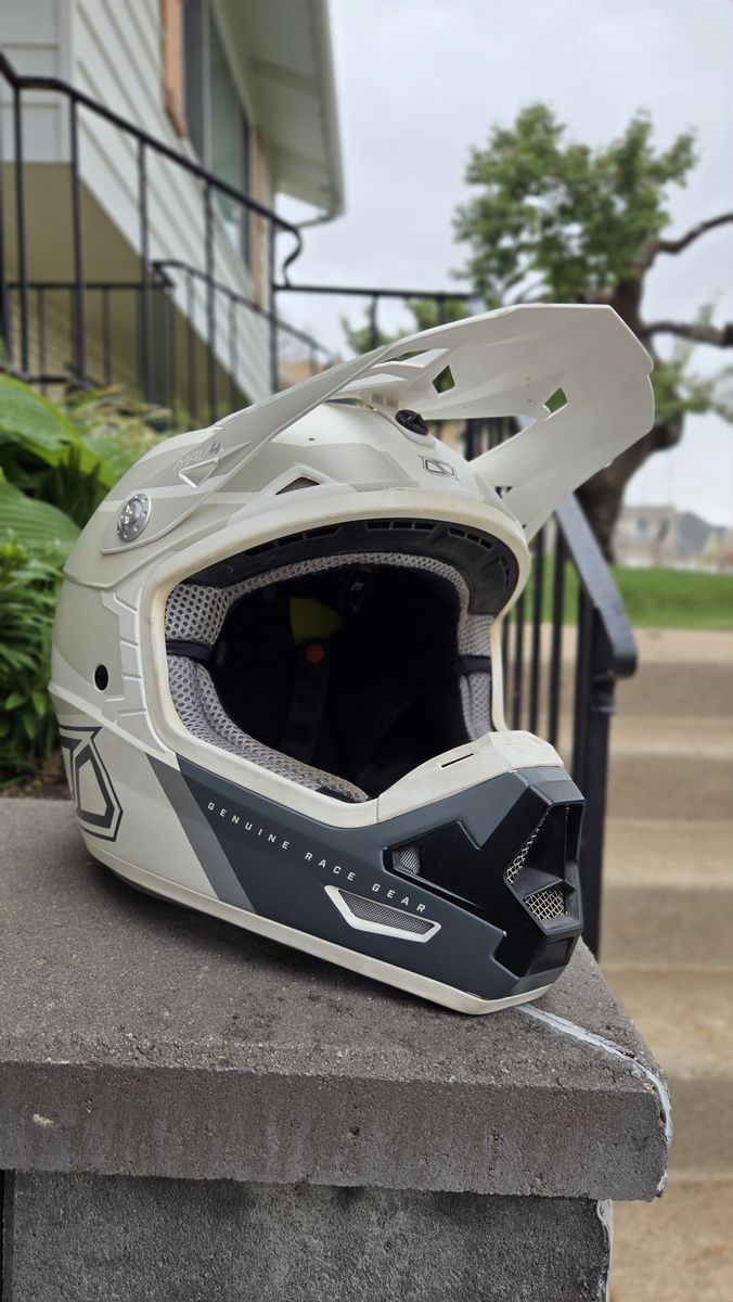 MSR® Mav4 Inertia Helmet w/MIPS 2025