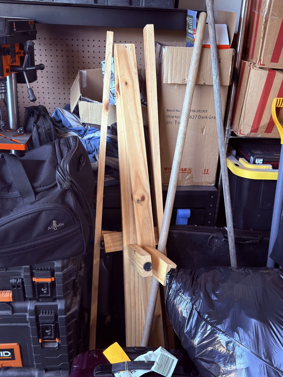 Queen size bedframe