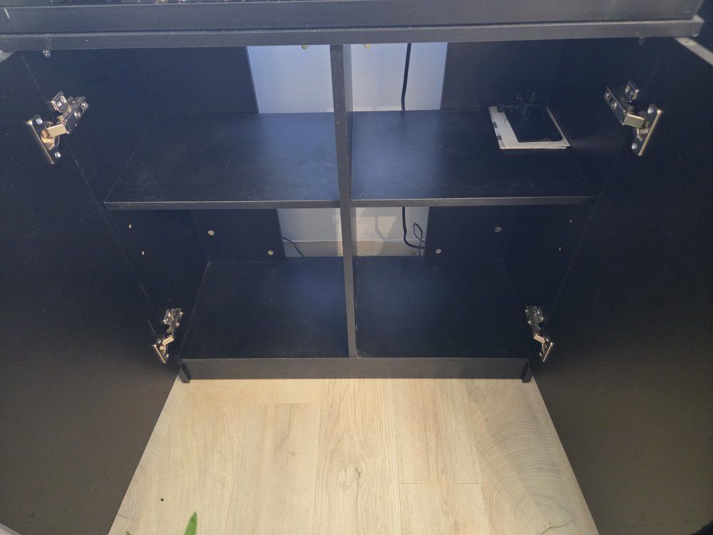 Main image 3