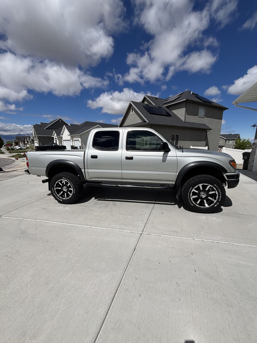 2004 TOYOTA TACOMA V6
