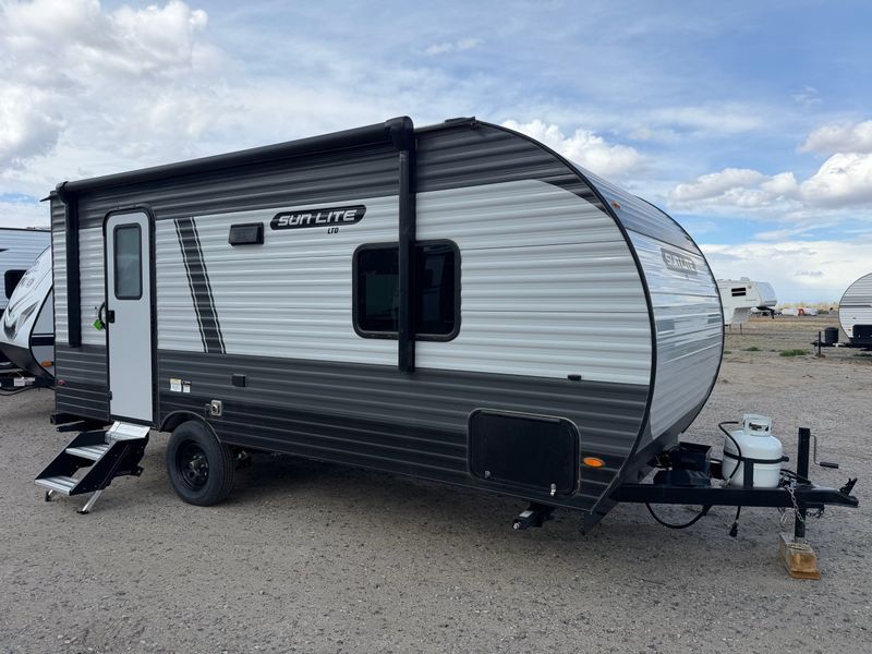 2025 Sunset Park RV Sun Lite 19RB Travel Trailer