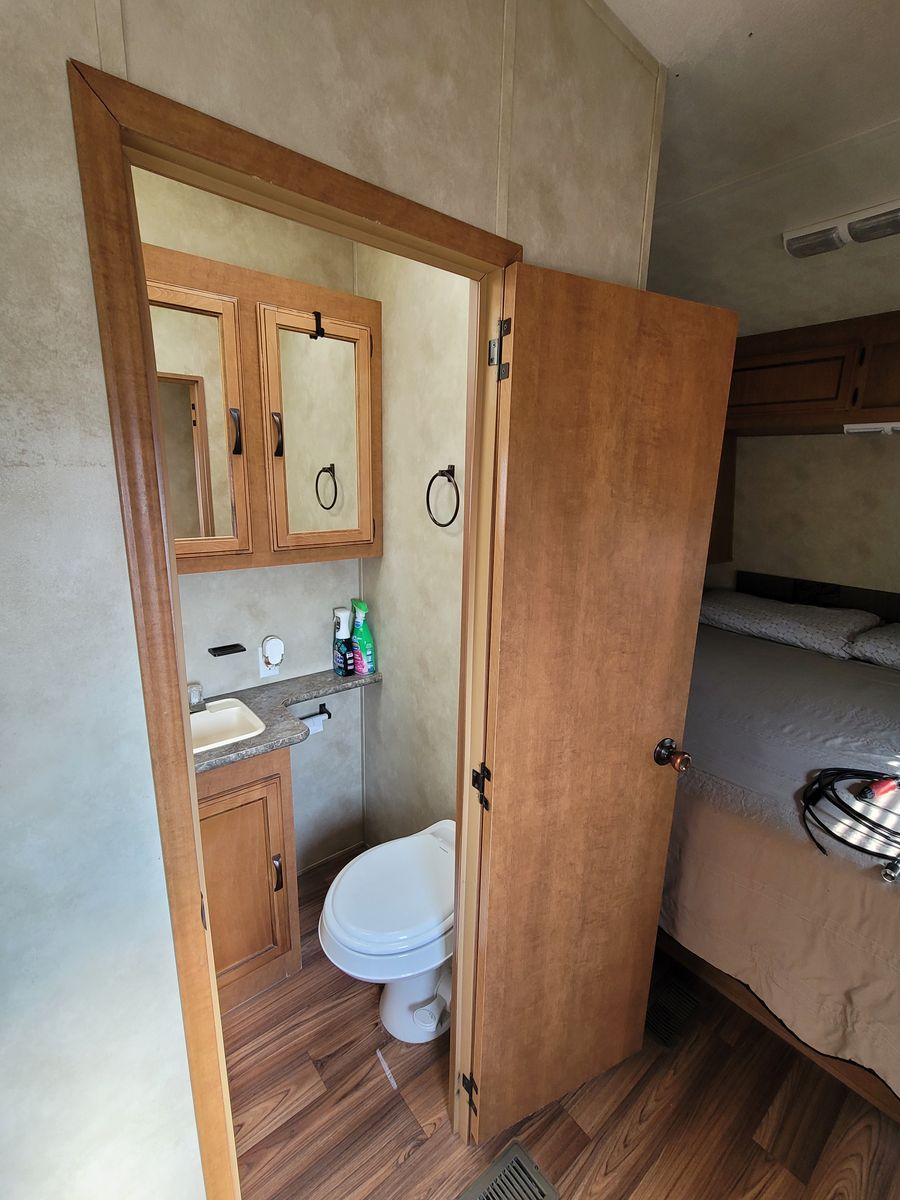 Main image 6