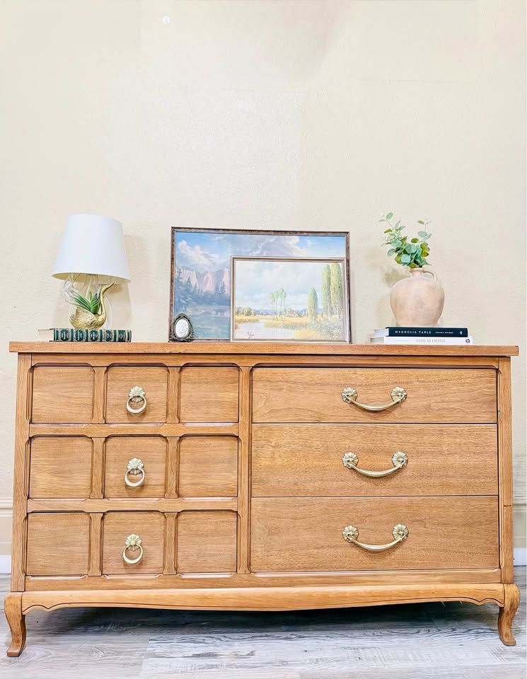 Vintage French Inspired Solid Oak 6 Drawer Dresser | French Style 6 Drawer Chest | Dresser