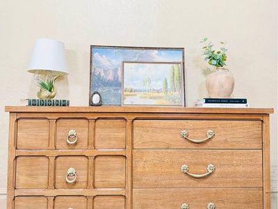 Vintage French Inspired Solid Oak 6 Drawer Dresser | French Style 6 Drawer Chest | Dresser