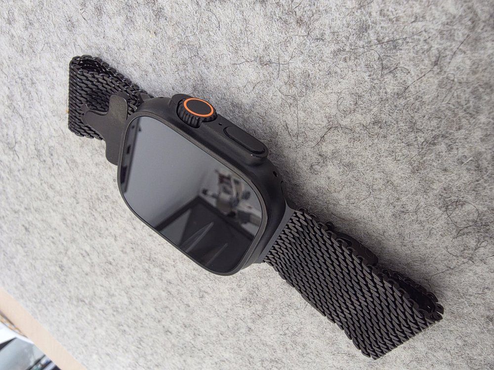 Apple Watch Ultra 3 — Black Titanium & Ceramic