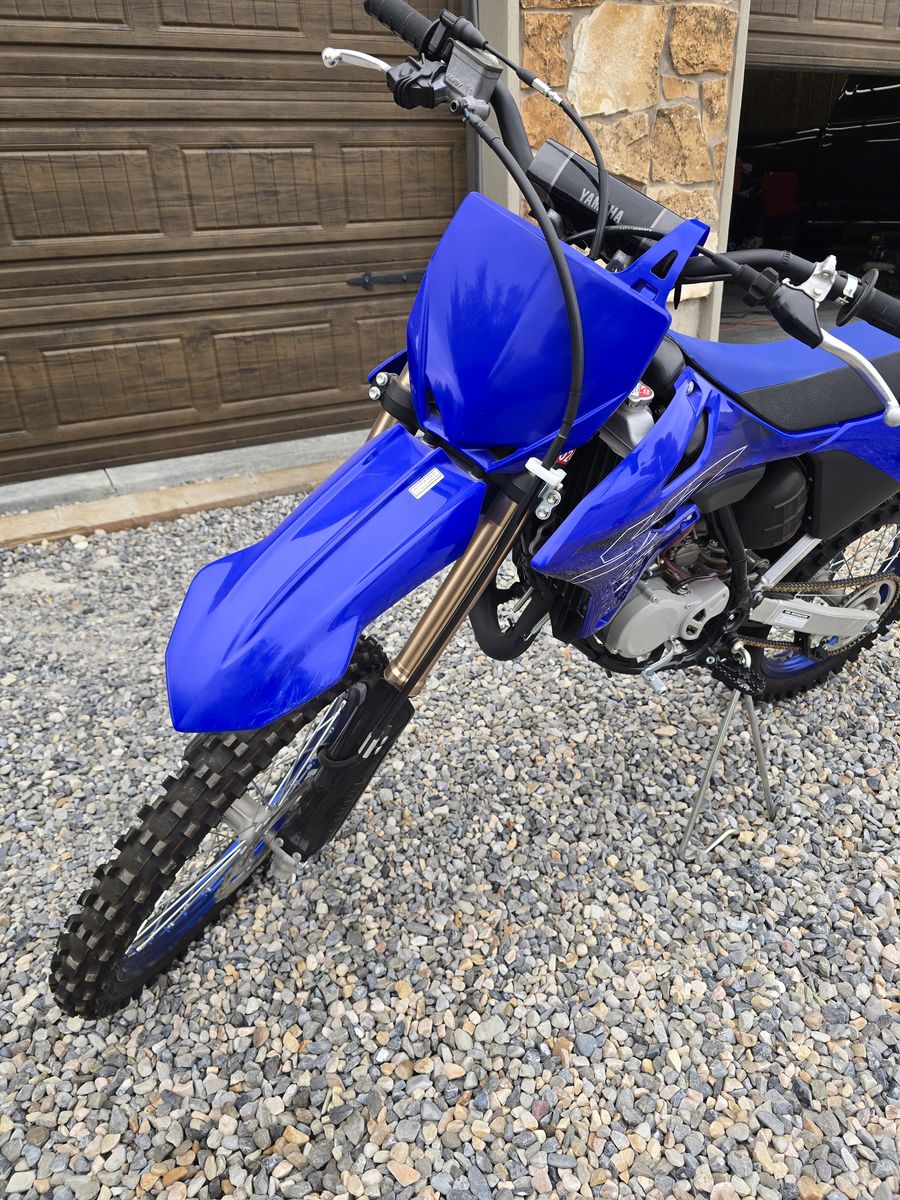 2022 YZ85LW