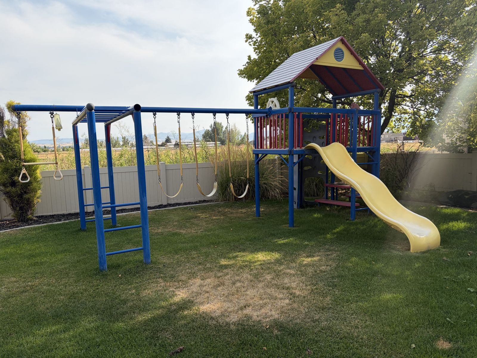 Swing set 
