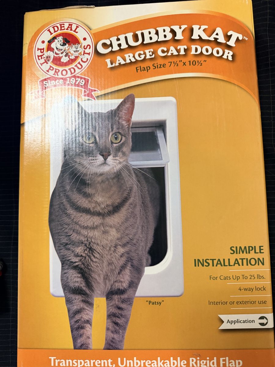 New. Large Cat Door 7.5x10.5 Flap Opening