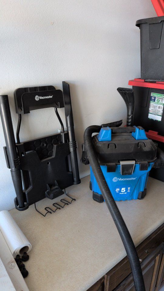Vacmaster wall mount 5. horsepower 5 gallon remote vacuum