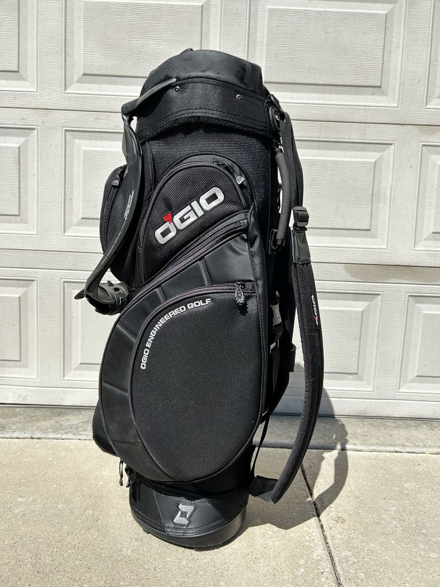 Ogio Deluxe Full Size Cart Bag with Rain Cover.