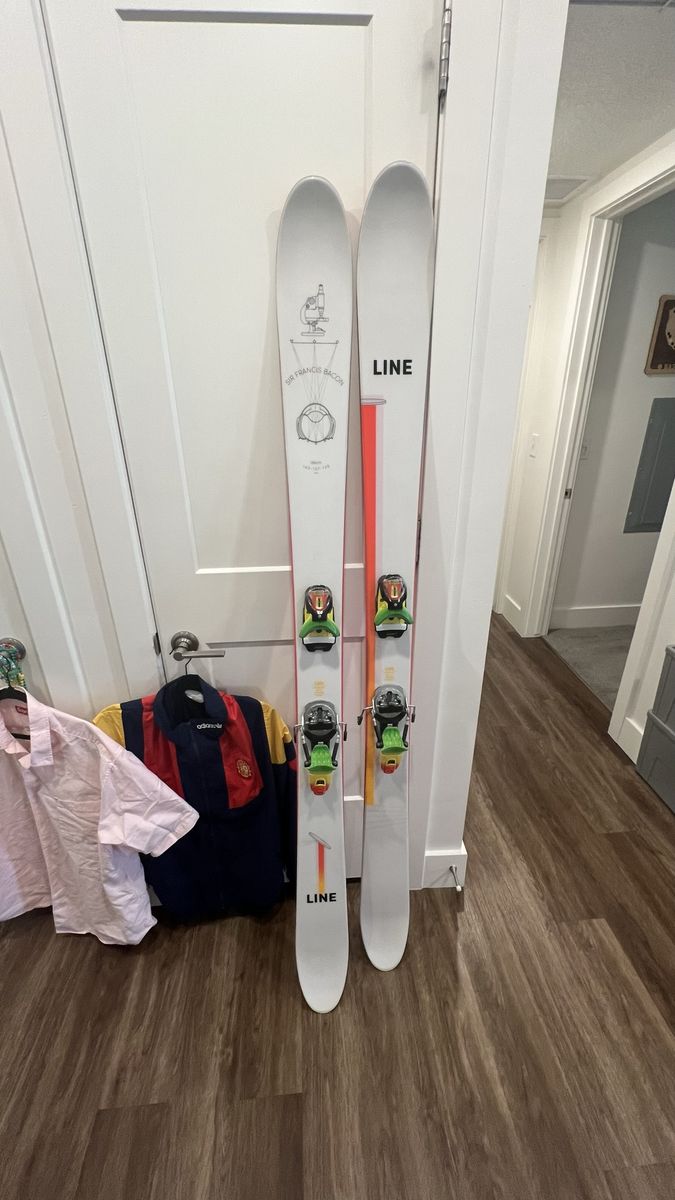 LINE Sir Francis Bacon 184cm Skis with Look Pivot 14 Bindings
