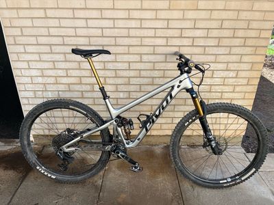 Pivot Trail 429 - Large - Reynolds Carbon Wheels - X0 Transmission