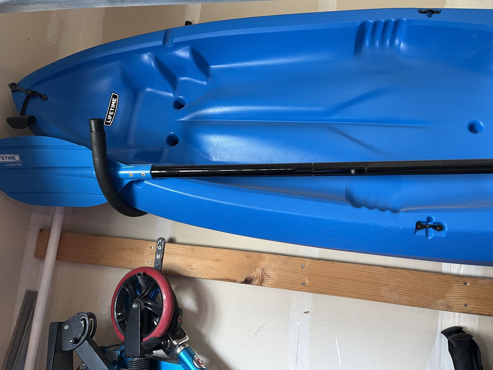 Lifetime youth kayak wave