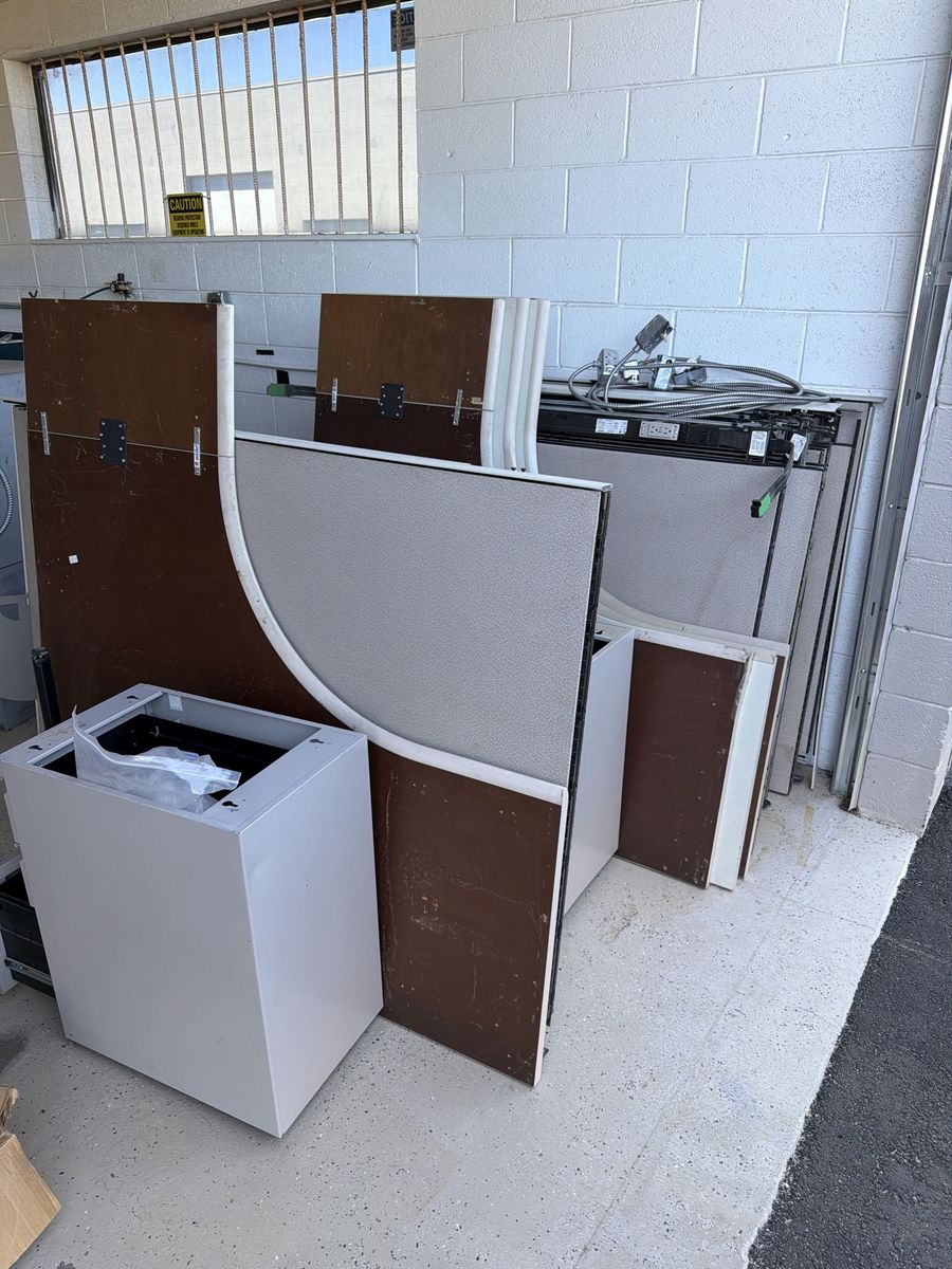 Free Office Cubical Set