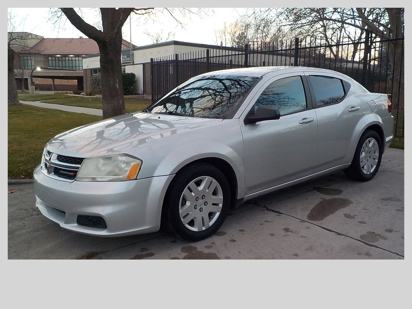 2012 Dodge Avenger SE
