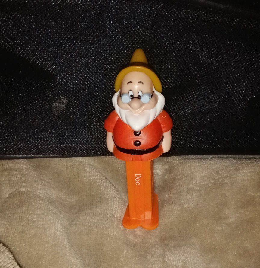 Doc Snow White and the Seven Dwarfs PEZ Dispenser - Disney Collection, Orange Stem