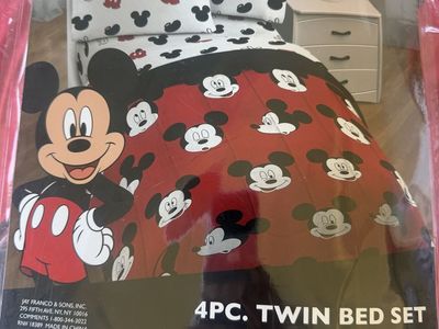 Disney Mickey Mouse 4PC Twin Bed Set - Comforter, Flat Sheet, Fitted Sheet, Pillowcase - Super Soft