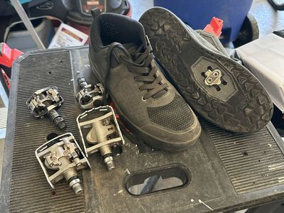 MTB shoes and pedals