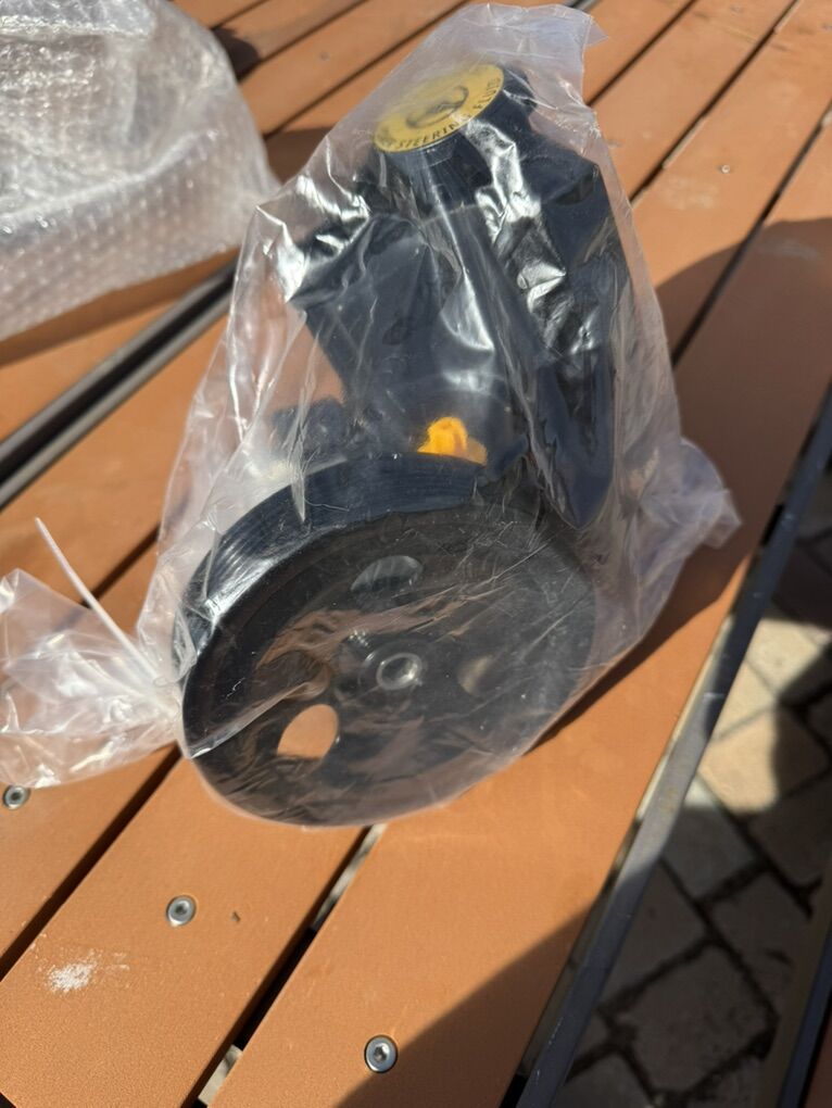 Brand New Jeep Power Steering Pump